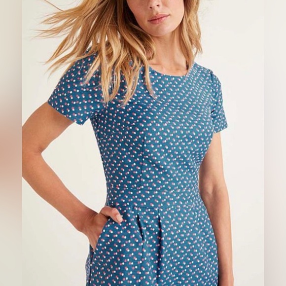 Boden Dresses & Skirts - Boden Aegean blue textured short sleeve dress SIZE 4R
